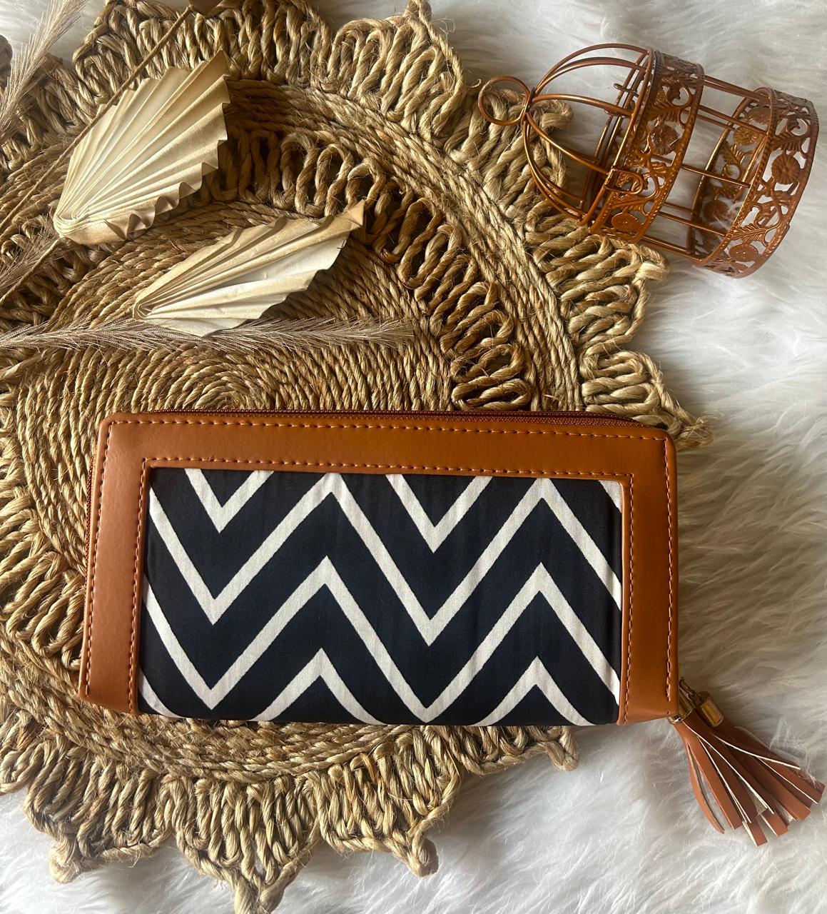 Wavy print Wallet